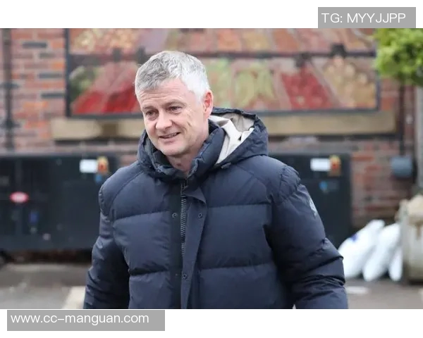 索尔斯克亚现身柴郡引发猜测或将重返曼联担任临时主帅