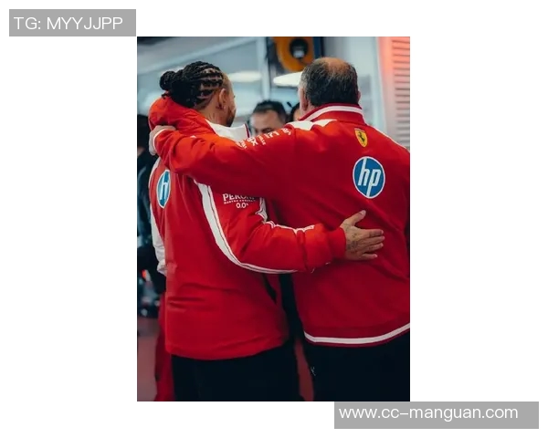 巴萨绯闻新星F阿斯拉尼现场观战加泰德比与哈维合影引关注 巴萨绯闻新星F阿斯拉尼现场观战加泰德比与哈维合影引关注